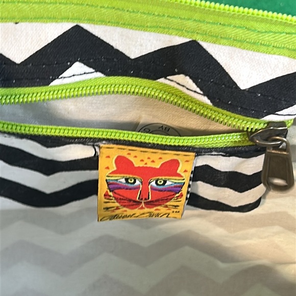 LAUREL BURCH GREEN BEADED ADJUSTABLE CANVAS STRAP CANVAS  CROSSBODY BAG - Picture 7 of 15